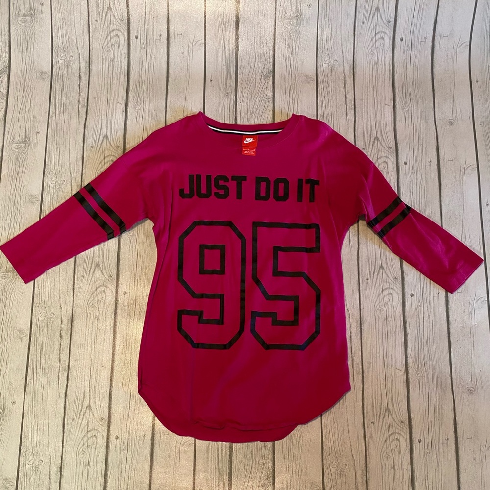 Women’s Nike Shirt